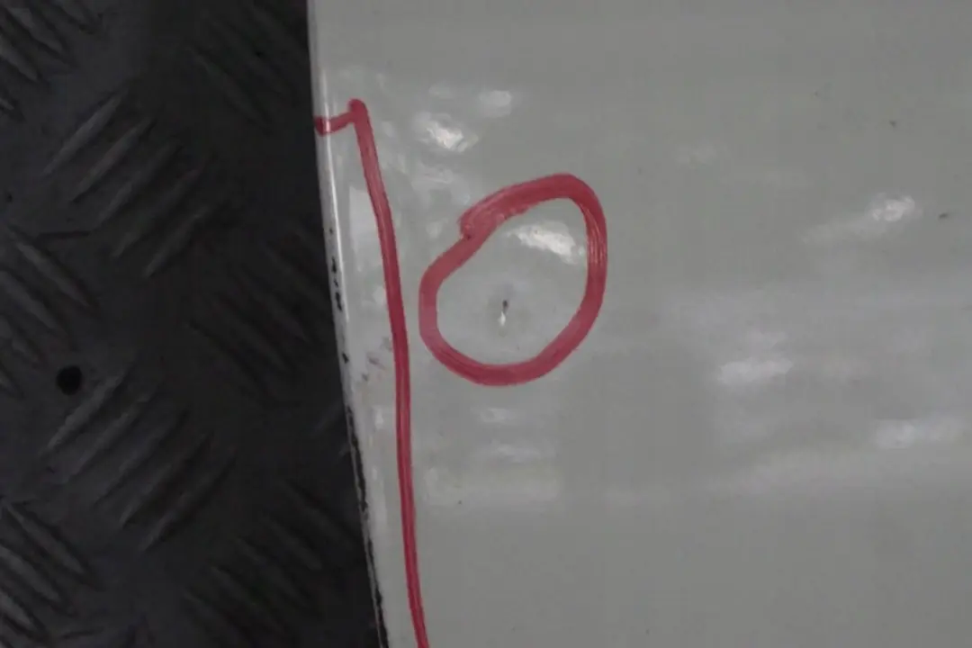 Drzwi prawe Pepper white do MINI R50 R52 R53 o numerze 7202912 MINI R50 R52 R53 Drzwi prawe Pepper white - SKU 7202912-PW2 - Numer Części 7202912