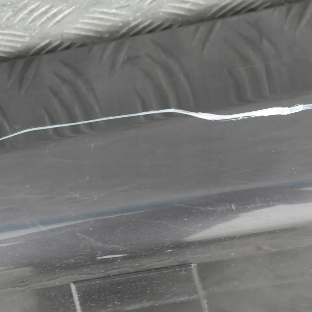 Sill Strip Side Skirt Izquierdo Sparkling Graphite Metallic para BMW E90 E91 con número de pieza 32951 BMW E90 E91 Sill Strip Side Skirt Izquierdo Sparkling Graphite Metallic - SKU 0032951-SG18 - Número de pieza 32951