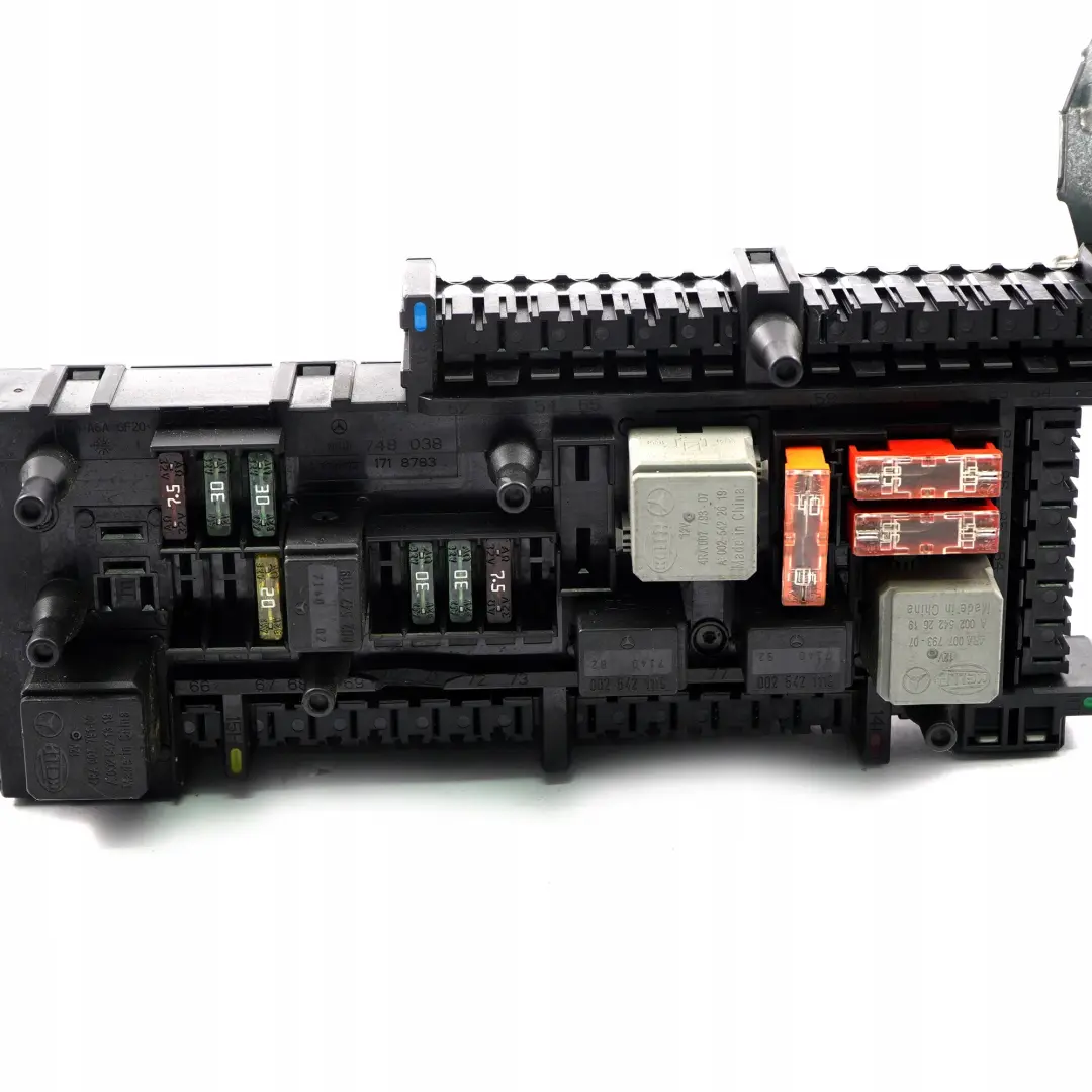 Fuse Box Relay Control Unit Electric Module SAM to Mercedes W204 with Part number A2045453901 Mercedes W204 Fuse Box Relay Control Unit Electric Module SAM - SKU A2045453901 - Part number A2045453901