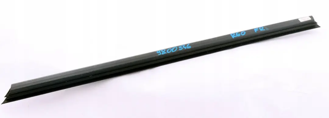 Interior Delantero Derecho Tapa Canal Ventana para Mini Countryman R60 con número de pieza 9800546 Mini Countryman R60 Interior Delantero Derecho Tapa Canal Ventana - SKU 9800546 - Número de pieza 9800546