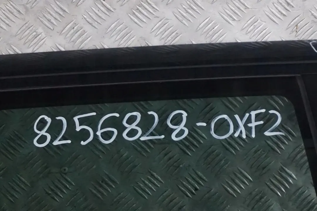 Puerta Trasera Derecha Oxfordgruen Verde Oxford - 430 para BMW E53 2 con número de pieza 8256828 BMW E53 2 Puerta Trasera Derecha Oxfordgruen Verde Oxford - 430 - SKU 8256828-OXF2 - Número de pieza 8256828