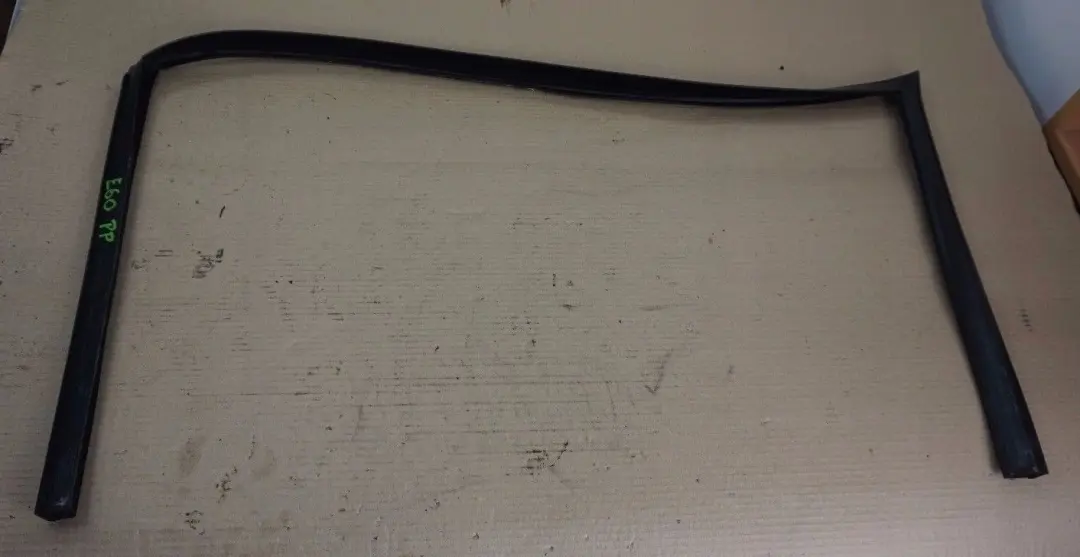 Binario Finestra Frontale Dx 5133 per BMW E60 E60N E61 E61N LCI con numero di parte 51337033800 BMW E60 E60N E61 E61N LCI Binario Finestra Frontale Dx 5133 - SKU 7033800 - Numero di parte 51337033800