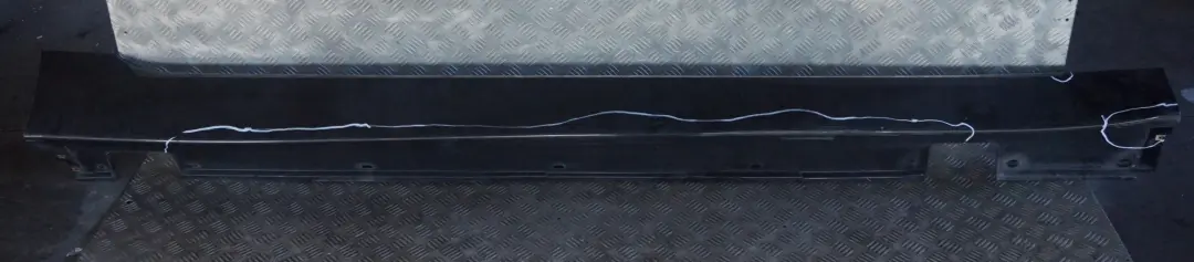 BMW E60 E61 LCI Listello Portiera Apertura Gonna Destro Nero 2 - 668 - SKU 0422465-SCH1 - Numero di parte 0422465