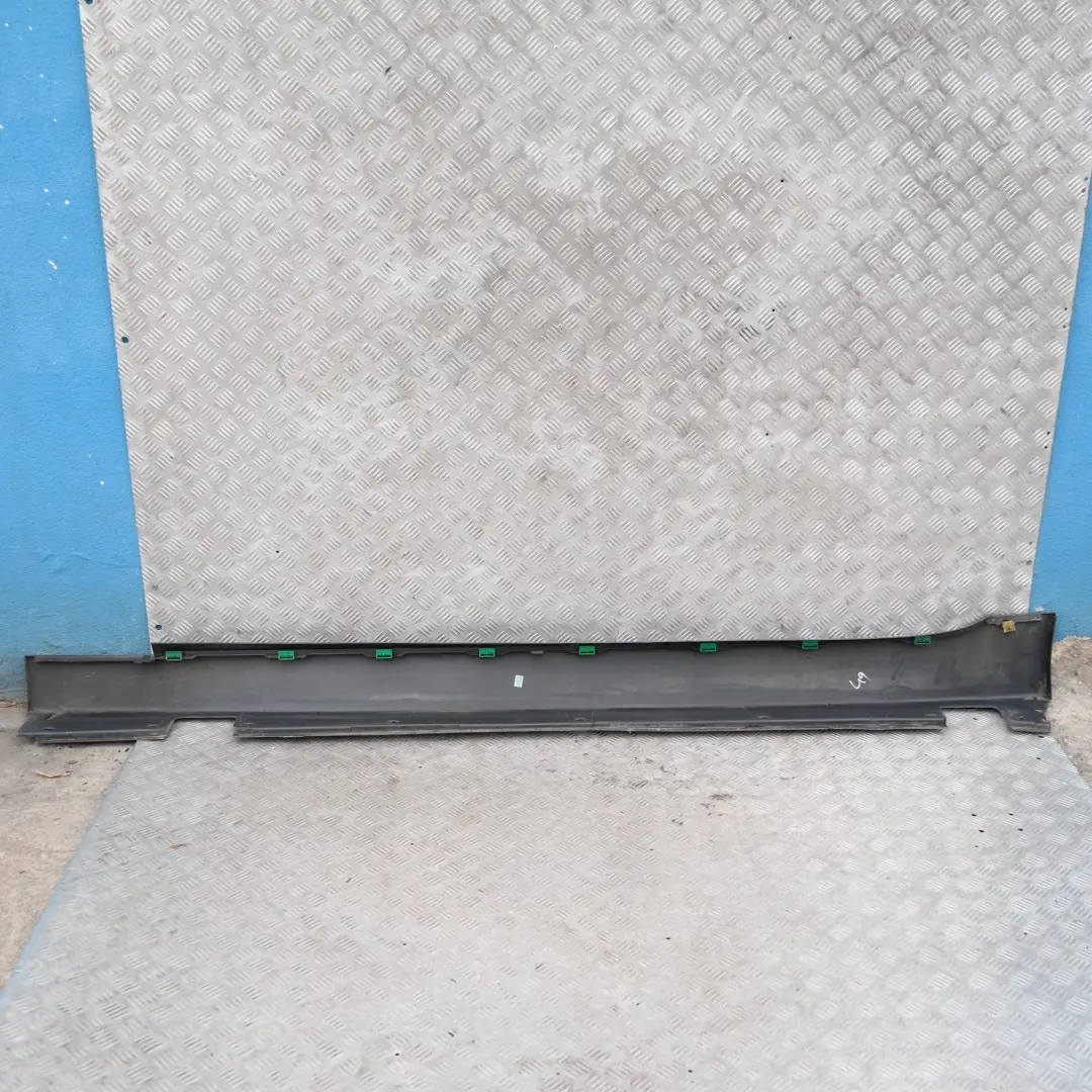 Faldón lateral para umbral de puerta Derecho Gris Amatista A09 para BMW E60 E61 con número de pieza 150278 BMW E60 E61 Faldón lateral para umbral de puerta Derecho Gris Amatista A09 - SKU 0150278-AG - Número de pieza 150278