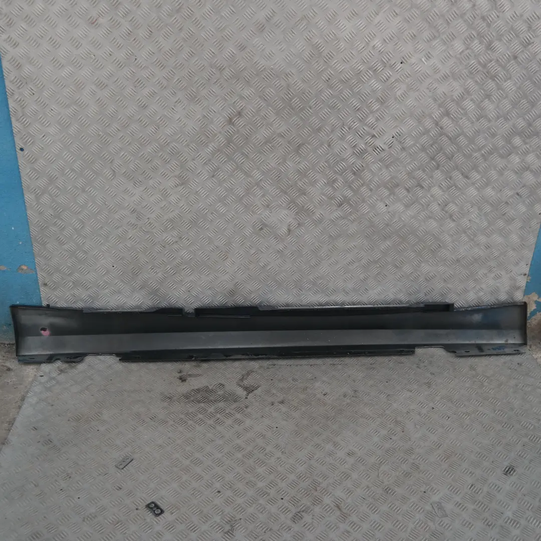BMW E87 LCI Bas de Porte Couverture Seuil A Gauche le Mans Bleu - 381 - SKU 0036145-LMB - Numéro de pièce 51770036145