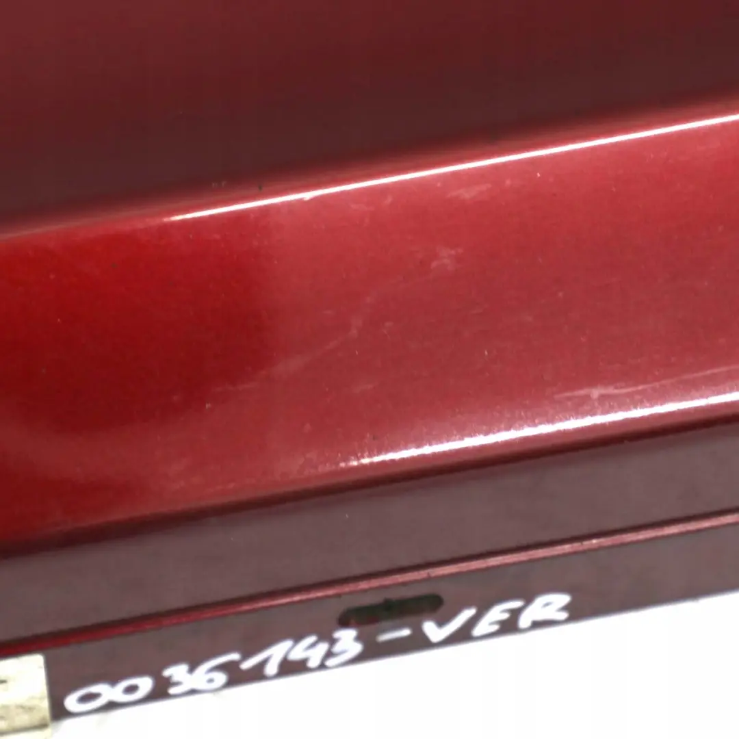 Faldon Inzquierdo Vermilionrot Rojo metalizado A82 para BMW E81 E82 con número de pieza 0036143 BMW E81 E82 Faldon Inzquierdo Vermilionrot Rojo metalizado A82 - SKU 0036143-VER - Número de pieza 0036143