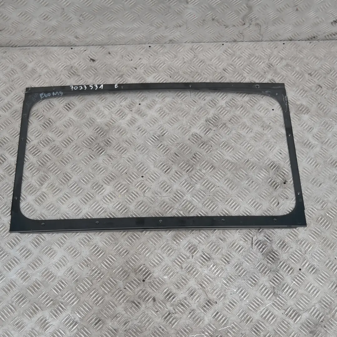 Copertura Del Telaio Del Tettuccio Apribile 7033531 per BMW E60 X6 E71 E72 con numero di parte 54137033531 BMW E60 X6 E71 E72 Copertura Del Telaio Del Tettuccio Apribile 7033531 - SKU 54137033531 - Numero di parte 54137033531