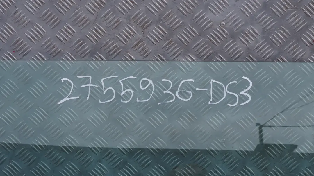 Drzwi prawe dark silver 871 do MINI Cooper R56 o numerze 2755936 MINI Cooper R56 Drzwi prawe dark silver 871 - SKU 2755936-DS3 - Numer Części 2755936