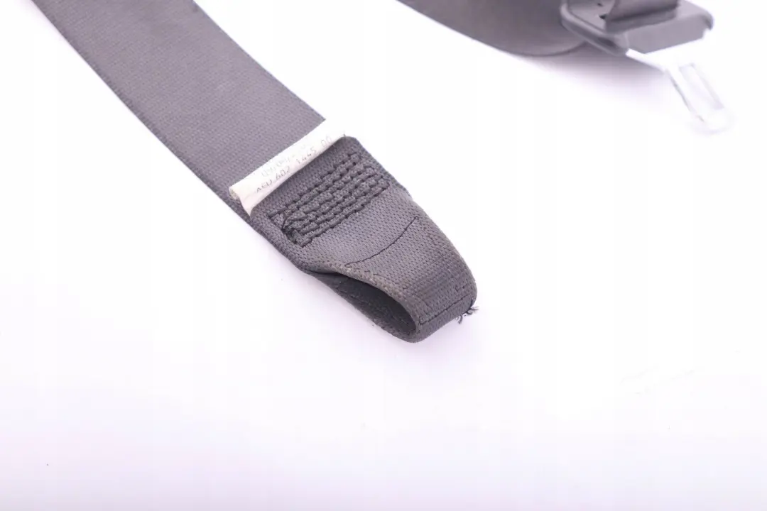 Asiento De Seguridad Cinturon Superior Delantero Derecho Gris Basalto para BMW E63 con número de pieza 9138266 BMW E63 Asiento De Seguridad Cinturon Superior Delantero Derecho Gris Basalto - SKU 9138266 - Número de pieza 9138266