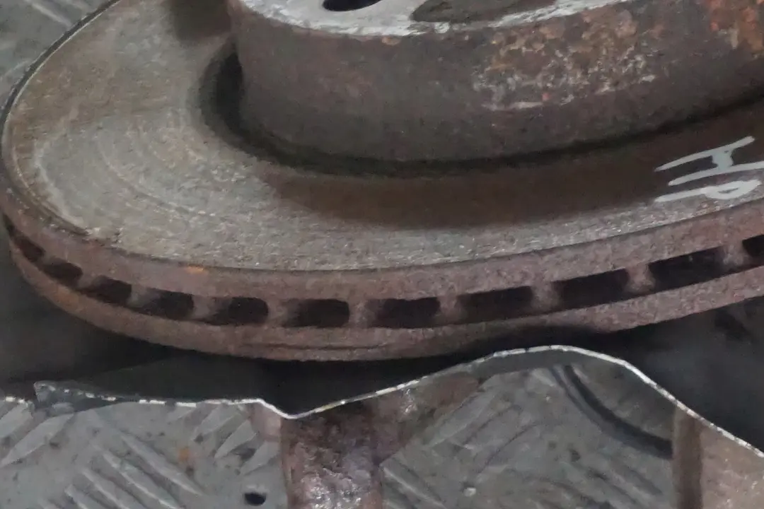 BMW Z4 E85 2.5i M54 Suspensión delantera derecha Freno Disco Eje - SKU 6785988-1 - Número de pieza 6785988