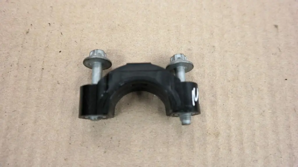 BMW E81 E87 E90 F10 Diesel N47 Ferro di Supporto Iniettore Supporto