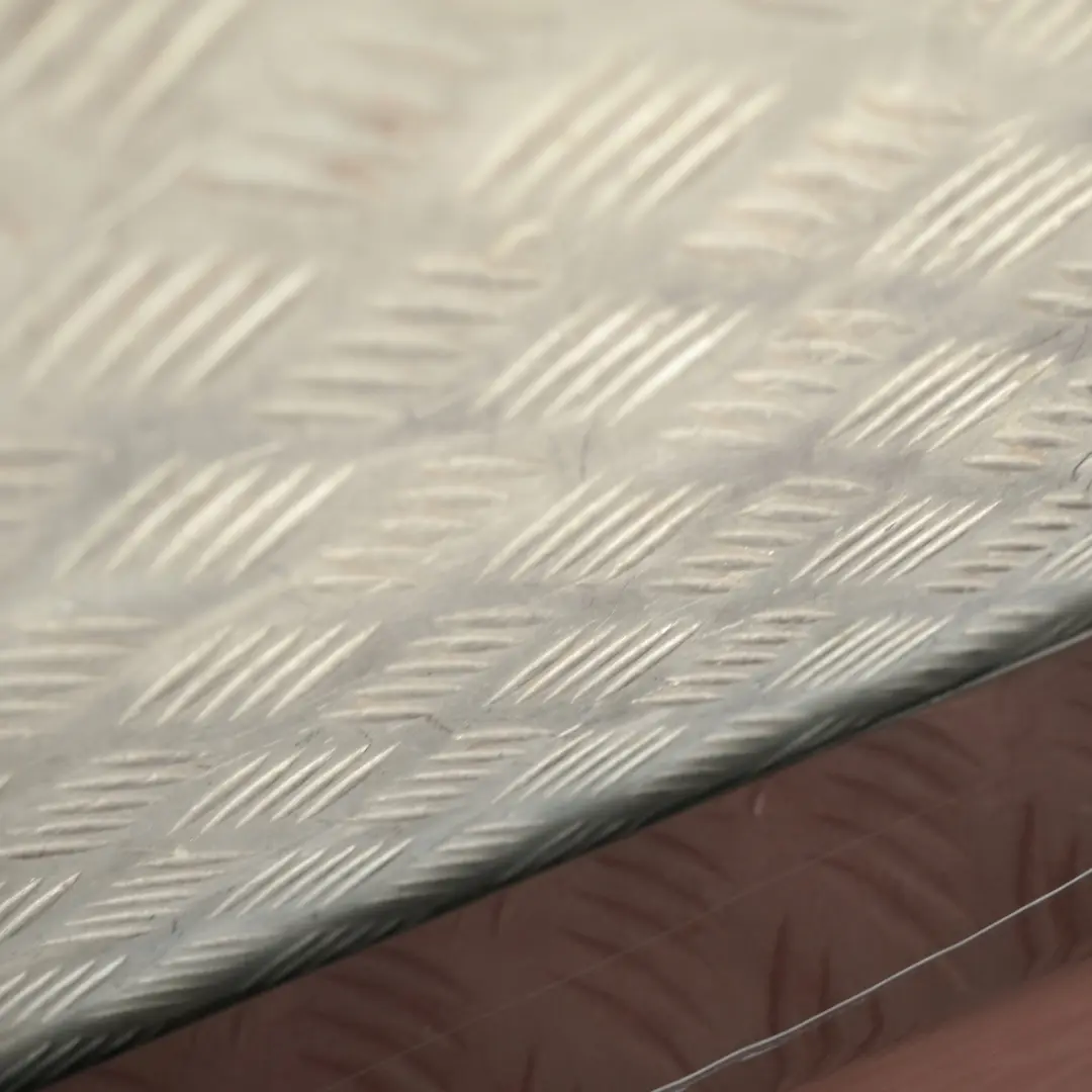 Schwellerleiste Blende Schweller rechts Barriquerot Red - A41 für BMW 3 er E90 E91 mit Teilenummer 32950 BMW 3 er E90 E91 Schwellerleiste Blende Schweller rechts Barriquerot Red - A41 - SKU 0032950-BAQ - Teilenummer 32950