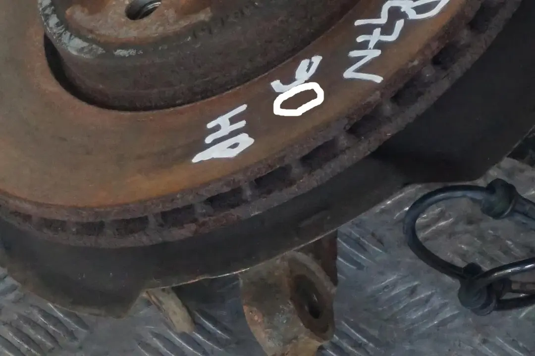 N47N Zwrotnica amortyzator lewy do MINI R56 One D o numerze 6782211 MINI R56 One D N47N Zwrotnica amortyzator lewy - SKU 6782211 - Numer Części 6782211