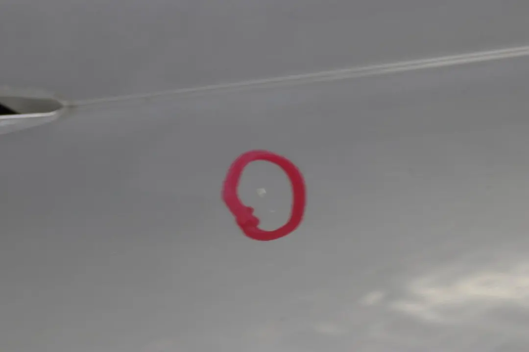 Tür Hinten Rechts Titansilber Titan Silber Metallic - 354 für BMW 3 E46 Limousine mit Teilenummer 7034154 BMW 3 E46 Limousine Tür Hinten Rechts Titansilber Titan Silber Metallic - 354 - SKU 7034154-TS - Teilenummer 7034154