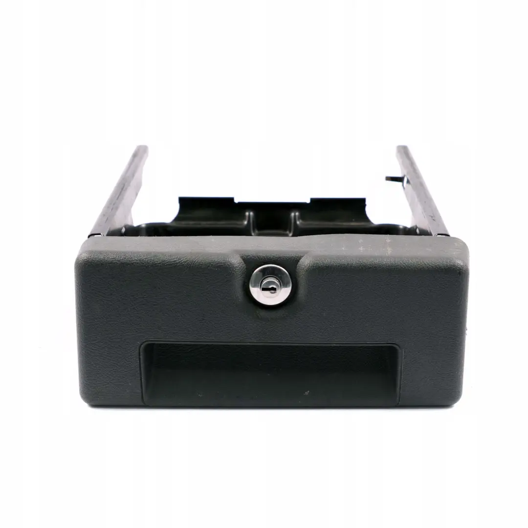Caja Fuerte con Cerradura Asiento Delantero Portaequipajes Negro para Mercedes W163 con número de pieza A1638400702 Mercedes W163 Caja Fuerte con Cerradura Asiento Delantero Portaequipajes Negro - SKU A1638400702 - Número de pieza A1638400702