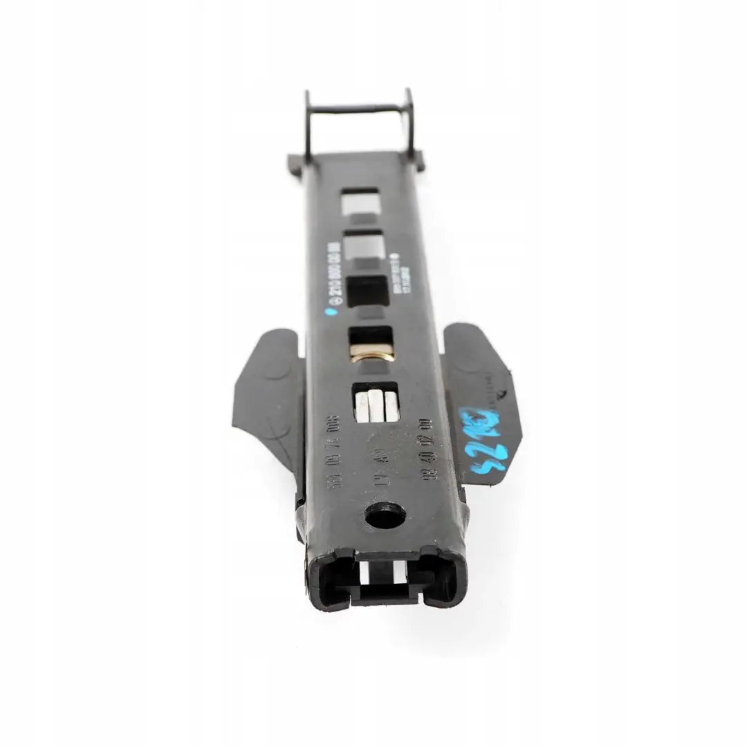 Asiento Trasero Izquierdo Derecho Ajustador Altura Cinturon para Mercedes W210 Estate con número de pieza A2108600088 Mercedes W210 Estate Asiento Trasero Izquierdo Derecho Ajustador Altura Cinturon - SKU A2108600088 - Número de pieza A2108600088