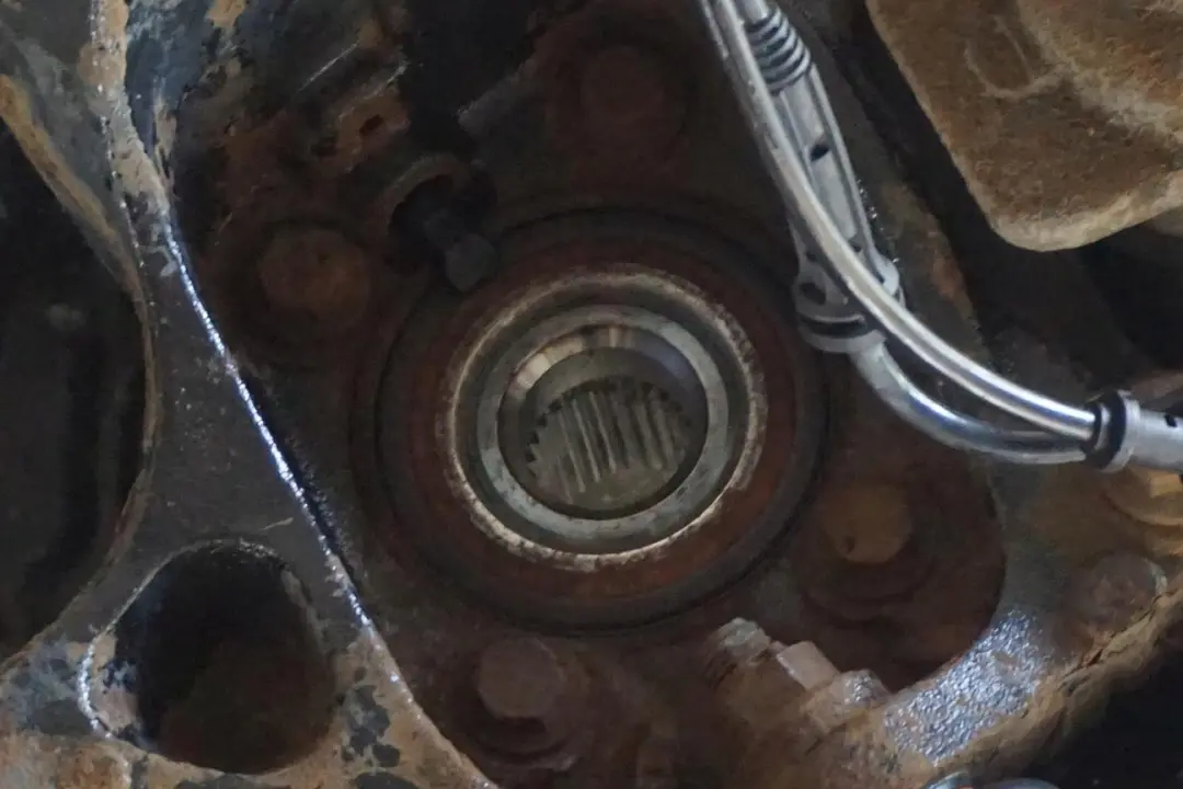 N47N Zwrotnica amortyzator lewy do MINI R56 One D o numerze 6782211 MINI R56 One D N47N Zwrotnica amortyzator lewy - SKU 6782211 - Numer Części 6782211