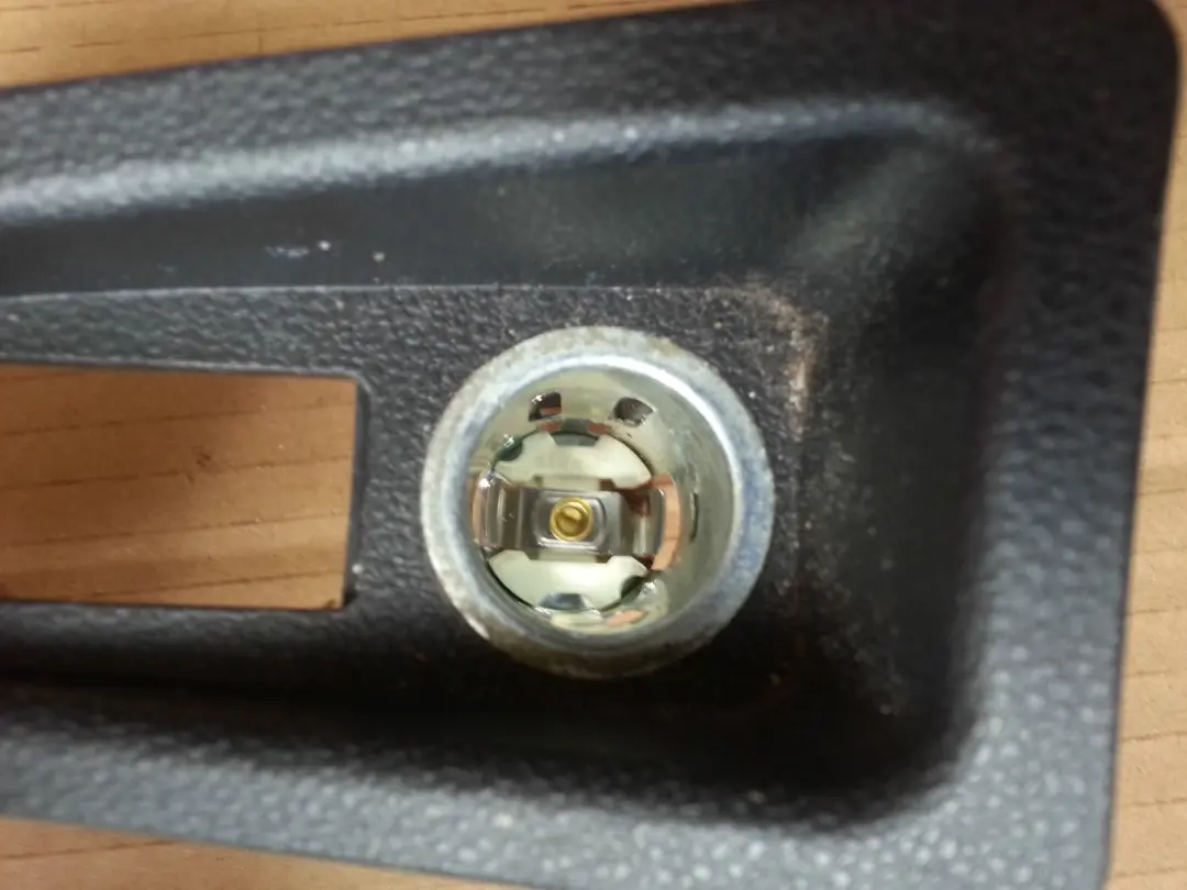 Socket mount cigarette lighter ALASKAGRAU GREY to BMW 1 Series E87 with Part number 51167132049 BMW 1 Series E87 Socket mount cigarette lighter ALASKAGRAU GREY - SKU 7132049 - Part number 51167132049