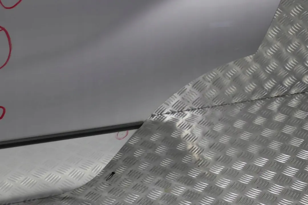 Tür Hinten Links Titansilber Titan Silber Metallic - 354 für BMW X5 er E53 11 mit Teilenummer 8256827 BMW X5 er E53 11 Tür Hinten Links Titansilber Titan Silber Metallic - 354 - SKU 8256827-TS11 - Teilenummer 8256827