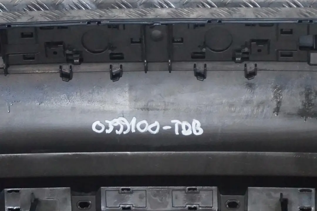 Zderzak tylny tył Toledoblau do BMW E65 E66 E67 o numerze 0399100 BMW E65 E66 E67 Zderzak tylny tył Toledoblau - SKU 0399100-TDB - Numer Części 0399100