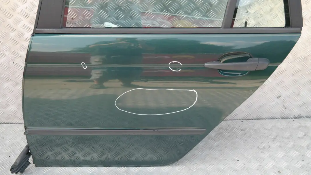 Puerta Trasera Izquierda Farngruen Verde Metalizado para BMW Serie 3 E46 Touring con número de pieza 41527034155 BMW Serie 3 E46 Touring Puerta Trasera Izquierda Farngruen Verde Metalizado - SKU 7034155 - Número de pieza 41527034155