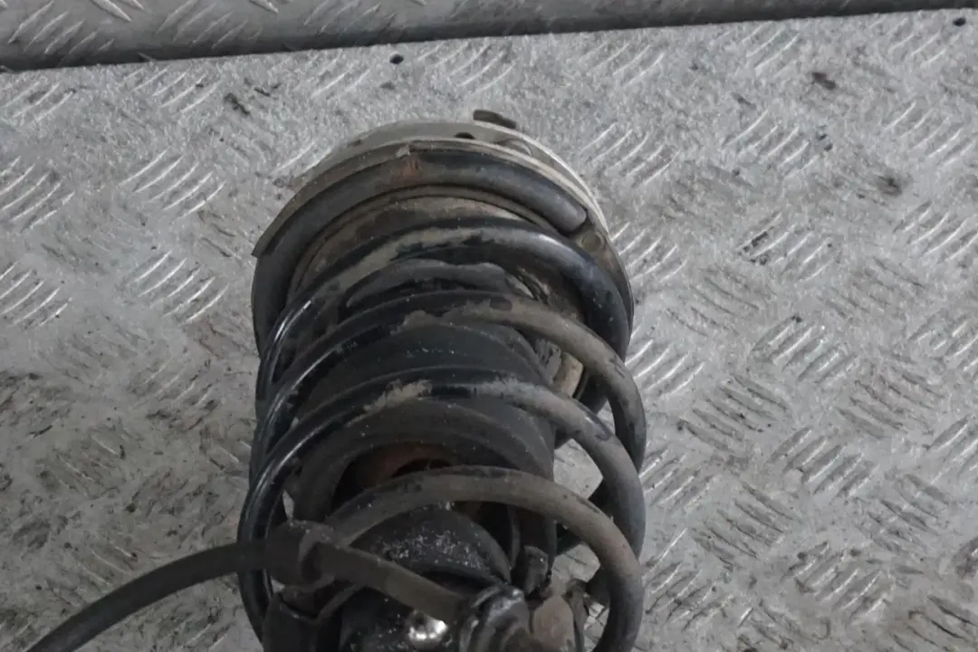 N47 Sport Delantero Derecho Muelle Strut Freno Suspension Pata Buje para BMW E81 118d con número de pieza 6786023 BMW E81 118d N47 Sport Delantero Derecho Muelle Strut Freno Suspension Pata Buje - SKU 6786024-2 - Número de pieza 6786023