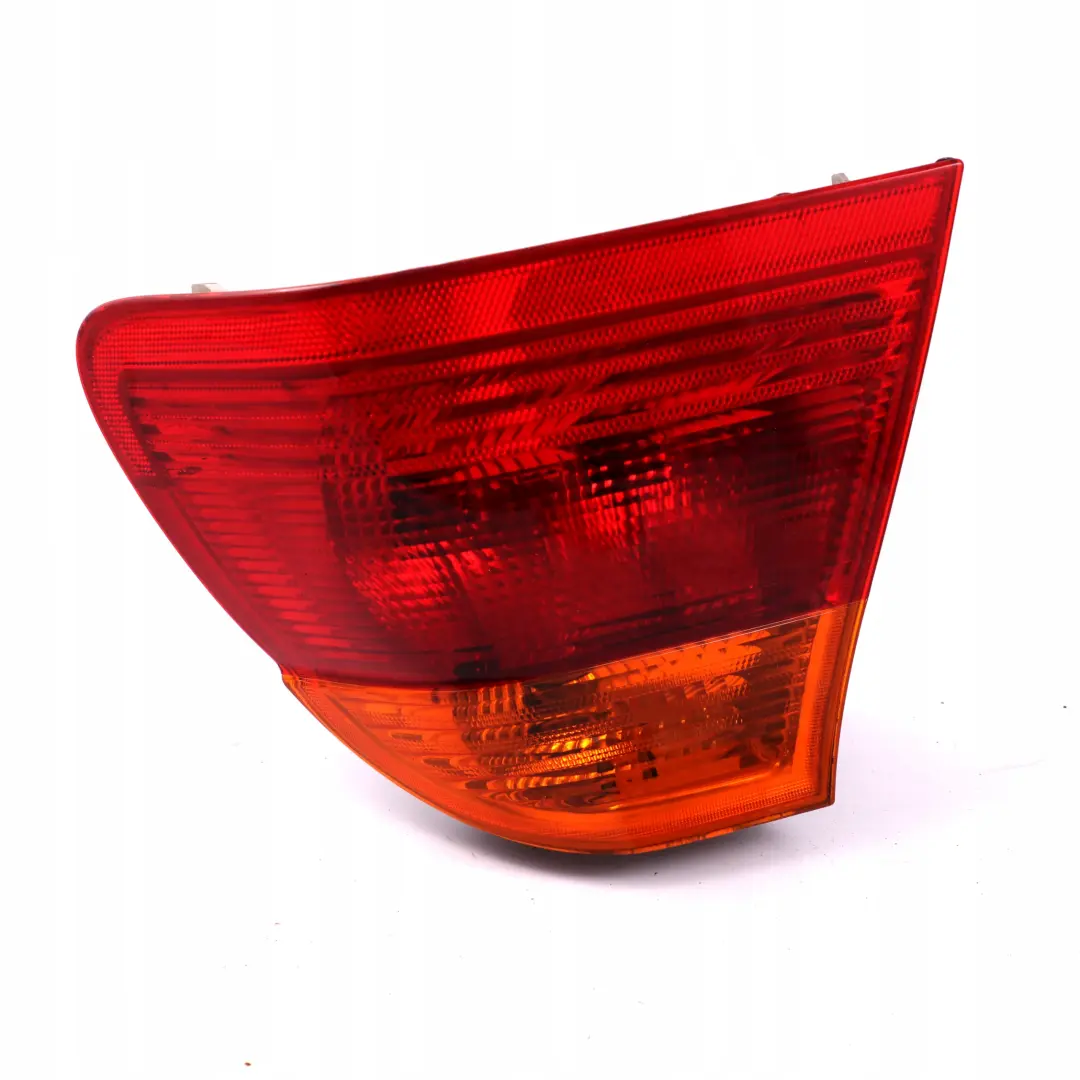 Light In The Side Panel White Right O/S to BMW 3 Series E46 Saloon Rear with Part number 8364922 BMW 3 Series E46 Saloon Rear Light In The Side Panel White Right O/S - SKU 8364922 - Part number 8364922