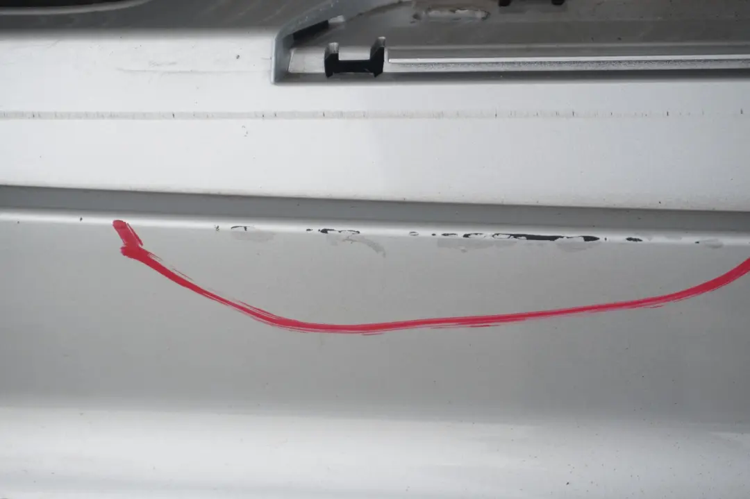 BMW 20 E87 Sill Strip Faldon Lateral Derecho Titansilber Plata Metalizado - SKU 0032948-TS20 - Número de pieza 0032948