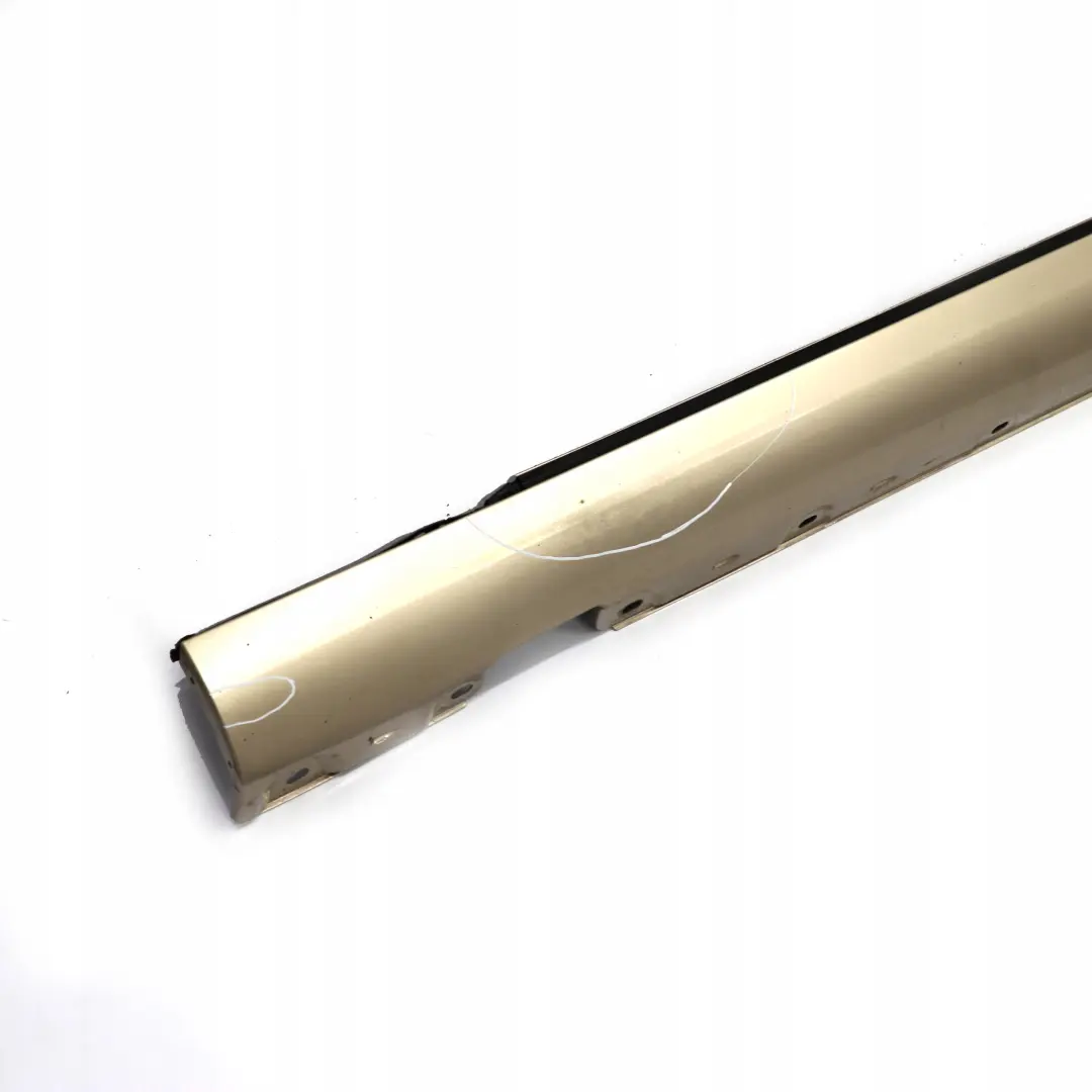 Cubre Umbral Puerta Lateral Faldon Izquierdo Brilliant Silver 744 para Mercedes W203 con número de pieza A2036980154 Mercedes W203 Cubre Umbral Puerta Lateral Faldon Izquierdo Brilliant Silver 744 - SKU A2036980154-BS - Número de pieza A2036980154