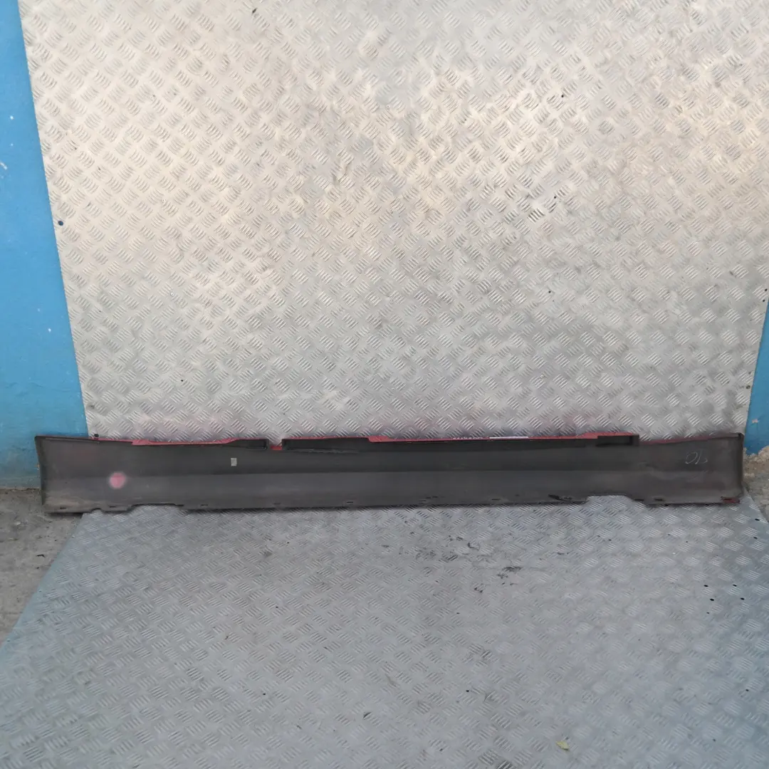 BMW E87 LCI Sill Strip Faldón Lateral Izquierdo Karmesinrot Rot Rojo - A61 - SKU 0036145-KAR4 - Número de pieza 36145