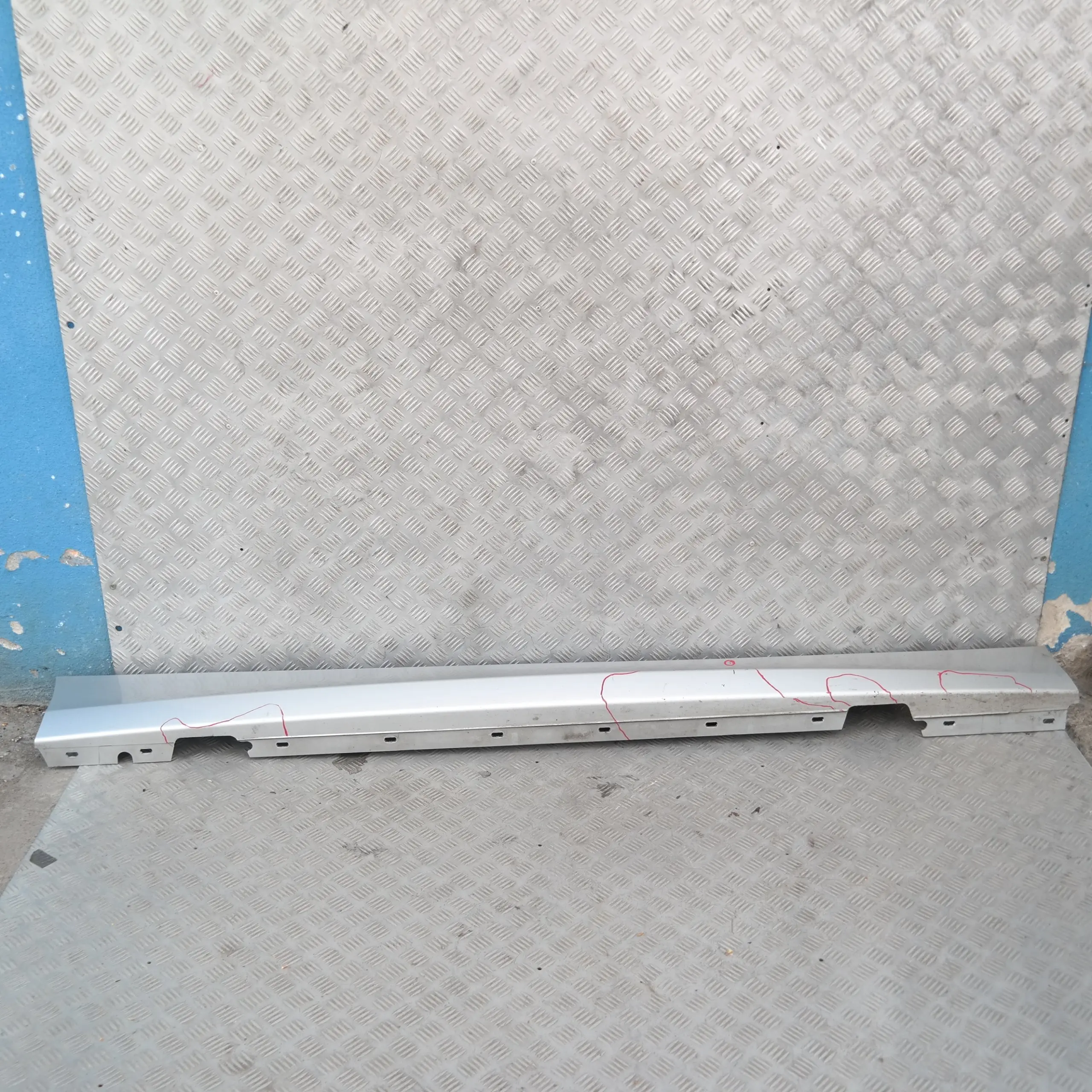 BMW 10 E87N LCI Sill strip side skirt right Titansilber Silver 354