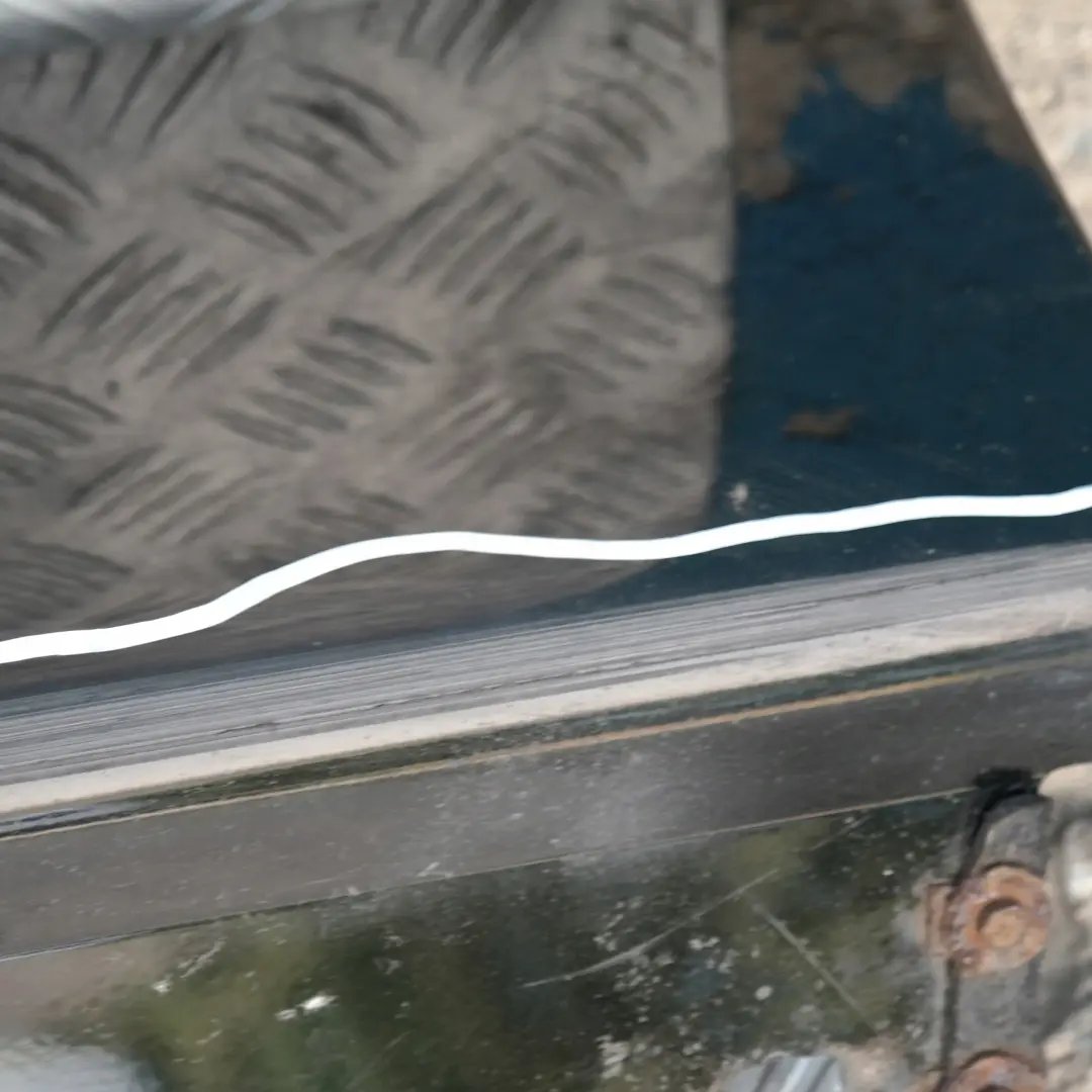 Schwellerleiste Blende Schweller links Schwarz 2 für BMW 3 E90 E91 mit Teilenummer 32951 BMW 3 E90 E91 Schwellerleiste Blende Schweller links Schwarz 2 - SKU 0032951-SCH9 - Teilenummer 32951