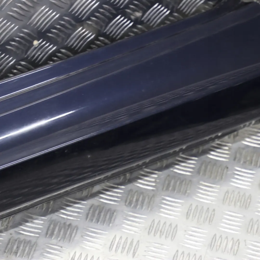 Listello Portiera Apertura Gonna SX Blu Monaco Blu A35 per BMW E81 E82 E88 con numero di parte 51770036143 BMW E81 E82 E88 Listello Portiera Apertura Gonna SX Blu Monaco Blu A35 - SKU 0036143-MB - Numero di parte 51770036143