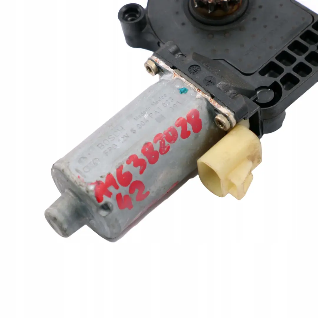 Mercedes-Benz M ML W163 Front Right O/S Door Window Lifter Motor to with Part number A1638202842 Mercedes-Benz M ML W163 Front Right O/S Door Window Lifter Motor - SKU A1638202842 - Part number A1638202842