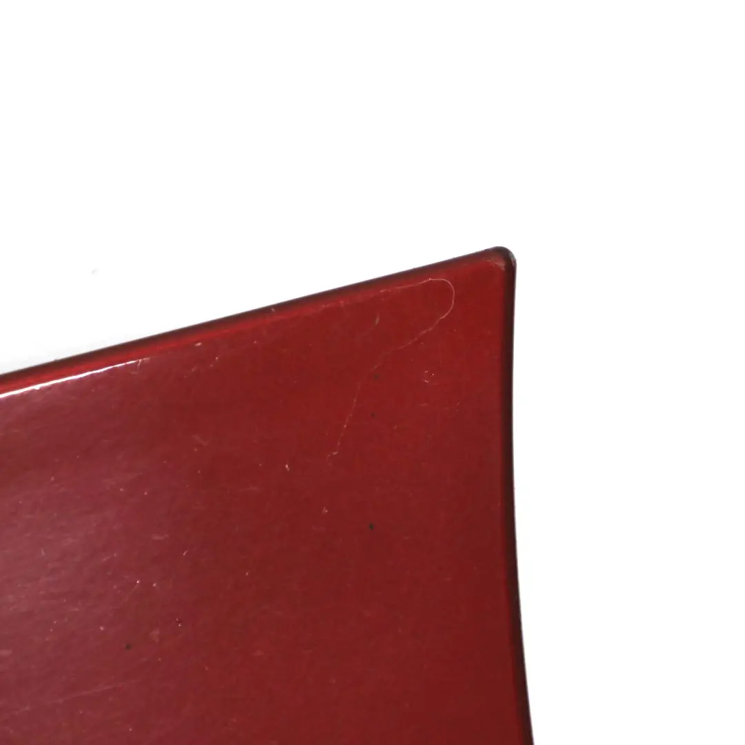 Faldon Inzquierdo Vermilionrot Rojo metalizado A82 para BMW E81 E82 con número de pieza 0036143 BMW E81 E82 Faldon Inzquierdo Vermilionrot Rojo metalizado A82 - SKU 0036143-VER - Número de pieza 0036143