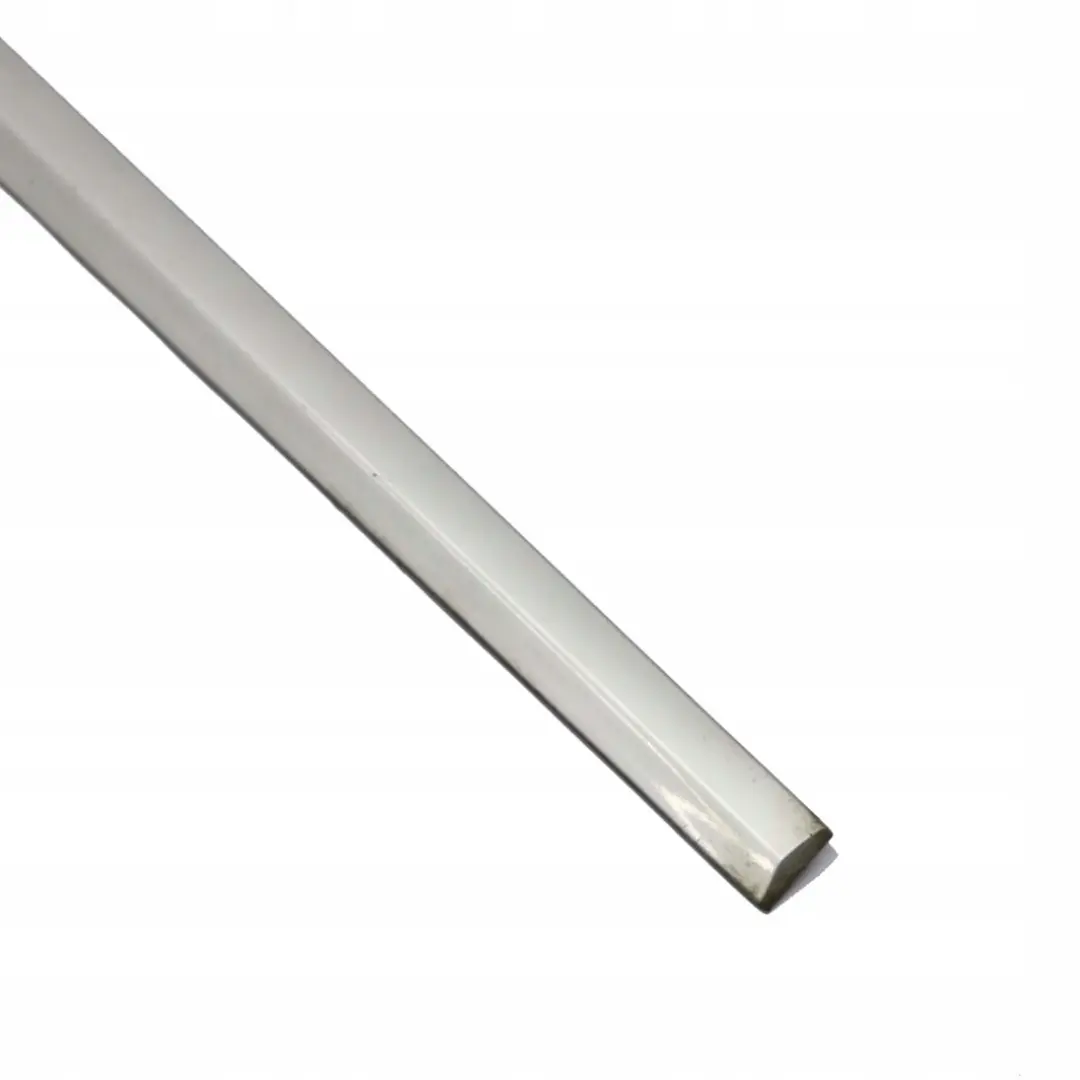 Mercedes-Benz CL203 Coupe Sport Porte avant Gauche Moulage Argent Brillant 744 pour à propos du numéro de pièce A2036902982 Mercedes-Benz CL203 Coupe Sport Porte avant Gauche Moulage Argent Brillant 744 - SKU A2036902982-BS - Numéro de pièce A2036902982