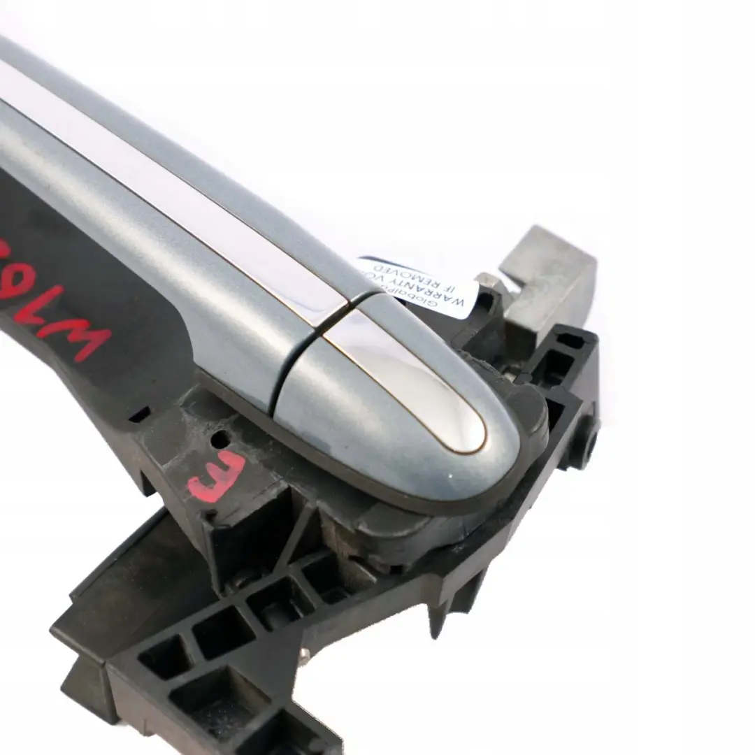 Mercedes-Benz Clase A W168 Puerta Trasera Derecha Tirador Gris Cumulus - 757 para con número de pieza A1687601634 Mercedes-Benz Clase A W168 Puerta Trasera Derecha Tirador Gris Cumulus - 757 - SKU A1687601634-CUG - Número de pieza A1687601634