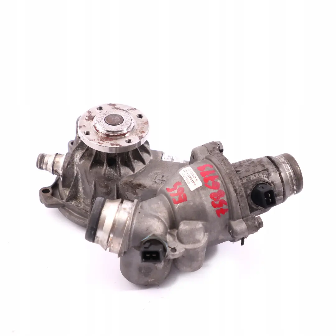 750i Pompa Raffreddante Termostato per BMW E60 E63 E65 540i 650i 640i con numero di parte 7790472 BMW E60 E63 E65 540i 650i 640i 750i Pompa Raffreddante Termostato - SKU 7586779 - Numero di parte 7790472