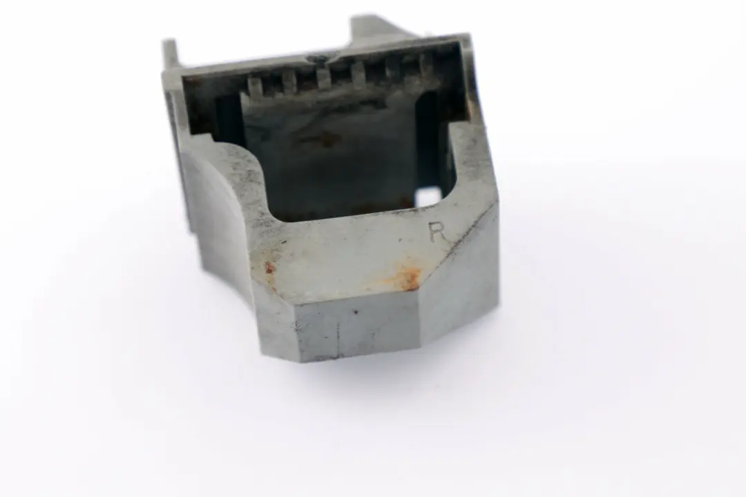 BMW E81 E82 E87 E92 E93 Supporto Radiatore Sotto Dx 1711752644 - SKU 7526444 - Numero di parte 7526444