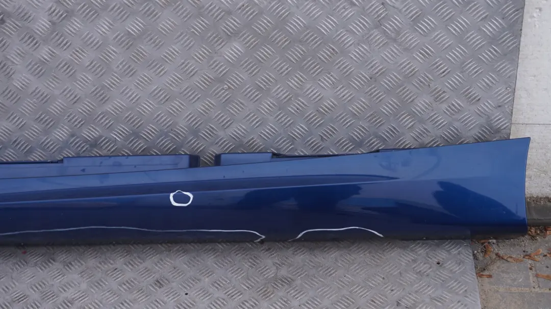 Bas de Porte Couverture Seuil A Gauche le Mans Bleu pour BMW E87 LCI M Sport à propos du numéro de pièce 33557 BMW E87 LCI M Sport Bas de Porte Couverture Seuil A Gauche le Mans Bleu - SKU 0033557-LMB2 - Numéro de pièce 33557