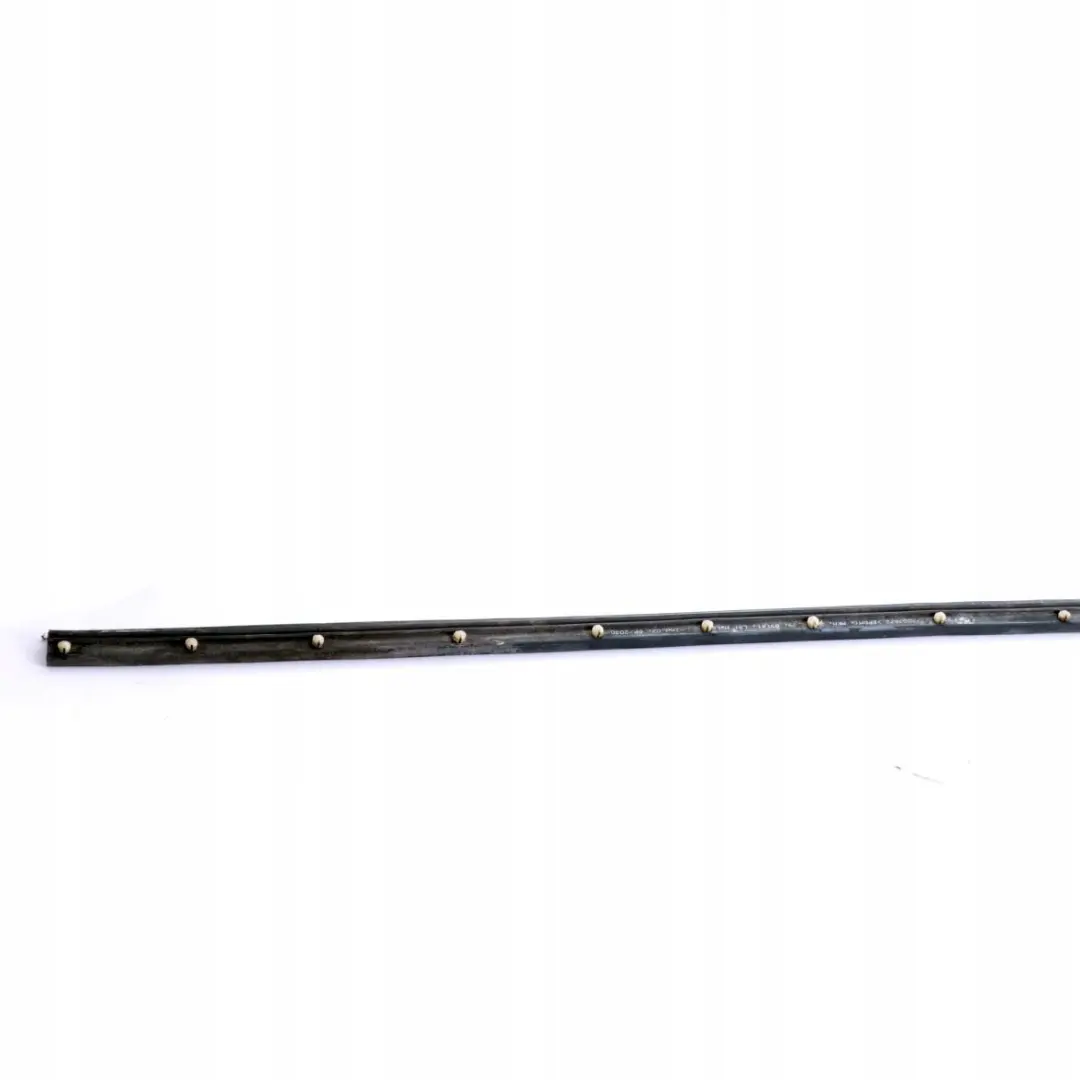 Uszczelka drzwi prawa prawy dół do BMW E89 Z4 o numerze 7203672 BMW E89 Z4 Uszczelka drzwi prawa prawy dół - SKU 7203672 - Numer Części 7203672