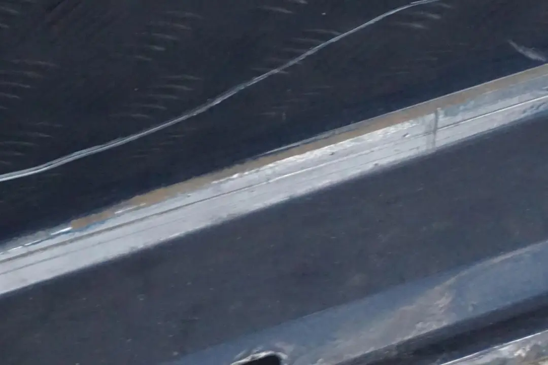 Nakładka lewa na próg lewy Tiefseeblau do BMW E60 LCI o numerze 0422464 BMW E60 LCI Nakładka lewa na próg lewy Tiefseeblau - SKU 0422464-DSB2 - Numer Części 0422464