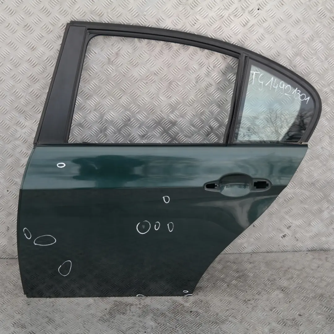 Lato Porta Posteriore Sinistra Tiefgruen Verde Metallico A43 per BMW E90 LCI con numero di parte 41007203647 BMW E90 LCI Lato Porta Posteriore Sinistra Tiefgruen Verde Metallico A43 - SKU 7203647-TG - Numero di parte 41007203647