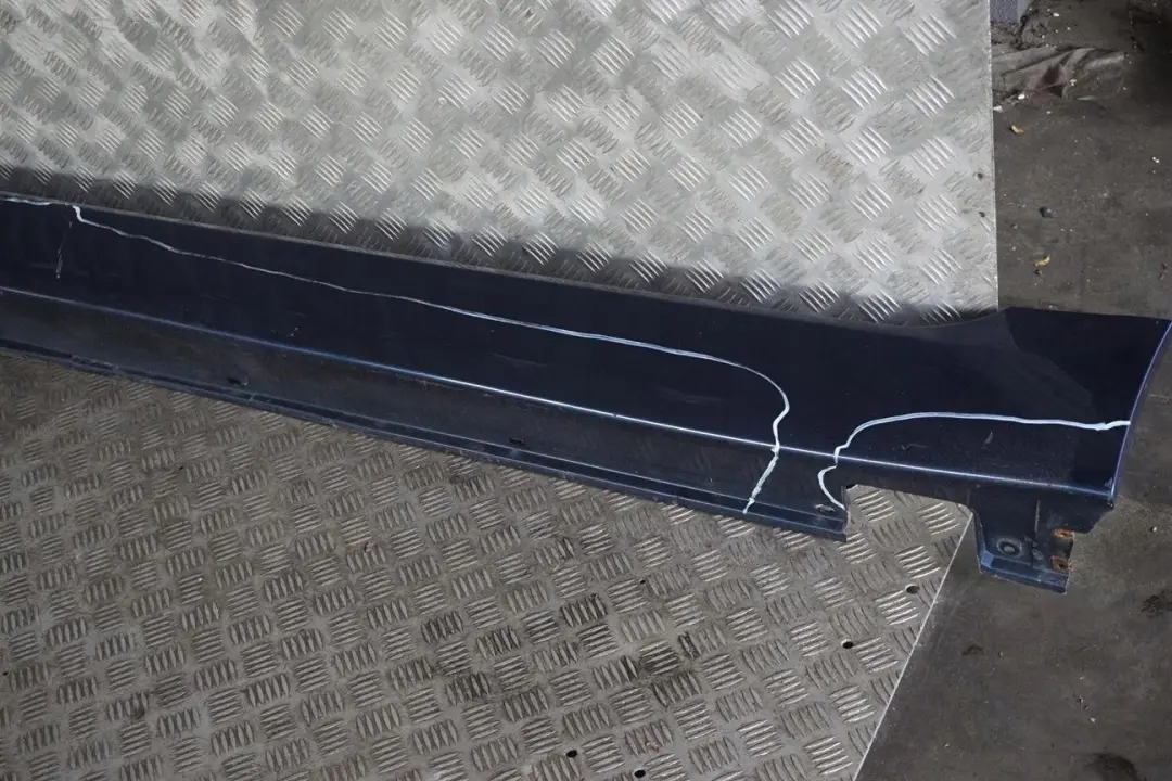 BMW E60 LCI Cubre Umbral de Puerta Faldon Lateral Izquierdo Tiefseeblau Azul A76 - SKU 0422464-DSB - Número de pieza 0422464