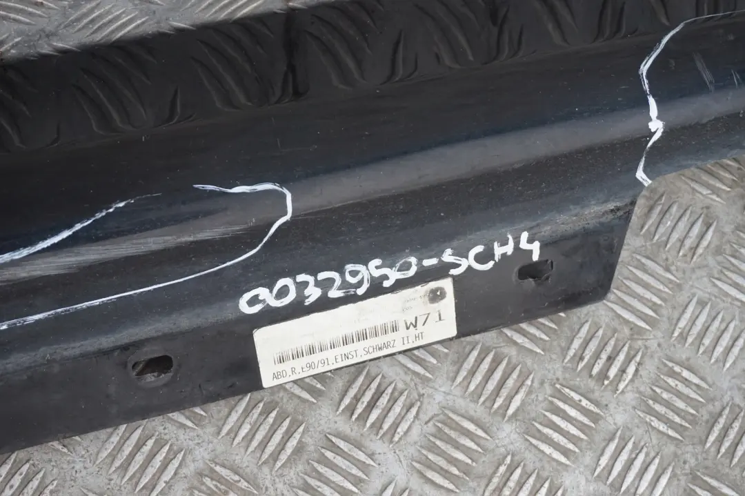 Schwellerleiste Blende Schweller rechts Schwarz 2 für BMW 3 er E90 E91 mit Teilenummer 32950 BMW 3 er E90 E91 Schwellerleiste Blende Schweller rechts Schwarz 2 - SKU 0032950-SCH4 - Teilenummer 32950