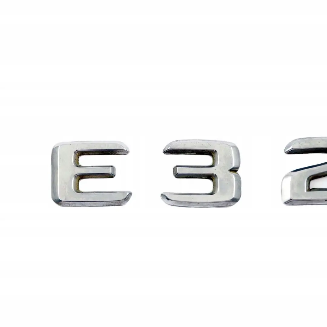 Mercedes W210 W211 Coffre arrière Emblème Adhered Emblem Lettering E320 - SKU A1248175815 - Numéro de pièce A1248175815