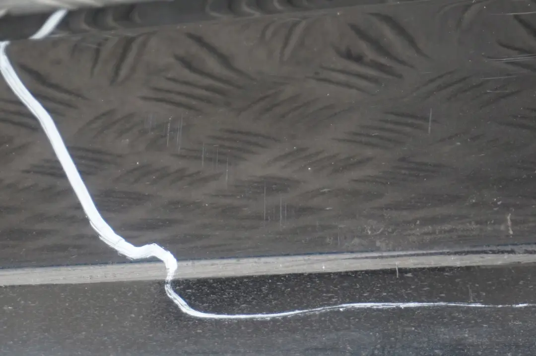 Sill Strip Side Skirt Left N/S Black Sapphire - 475 to BMW 3 Series E90 E91 LCI with Part number 0037059 BMW 3 Series E90 E91 LCI Sill Strip Side Skirt Left N/S Black Sapphire - 475 - SKU 0037059-BS3 - Part number 0037059