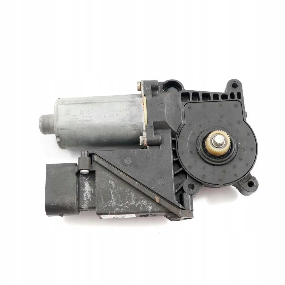 Mercedes-Benz W210 Motore regolatore finestrino posteriore destro per con numero di parte A2108205442 Mercedes-Benz W210 Motore regolatore finestrino posteriore destro - SKU A2108205442 - Numero di parte A2108205442