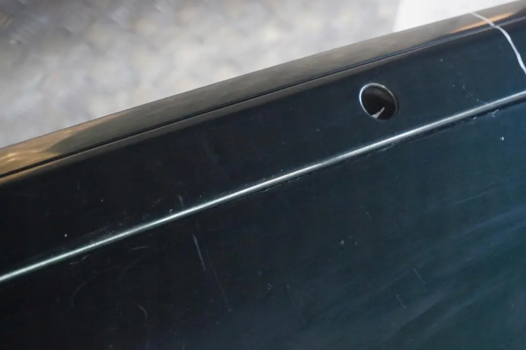 Zderzak tylny tył Oxford Green do BMW E65 E66 E67 o numerze 0136743 BMW E65 E66 E67 Zderzak tylny tył Oxford Green - SKU 0136743-OXF - Numer Części 0136743