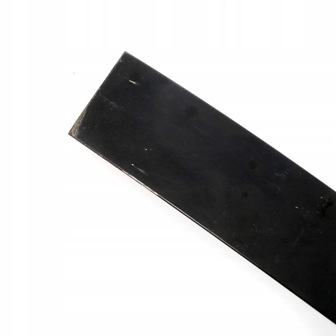 Trasera Izquierda Ventana Acabado Trim B-Pilar Negro para BMW E36 Berlina con número de pieza 8173385 BMW E36 Berlina Trasera Izquierda Ventana Acabado Trim B-Pilar Negro - SKU 8173385 - Número de pieza 8173385